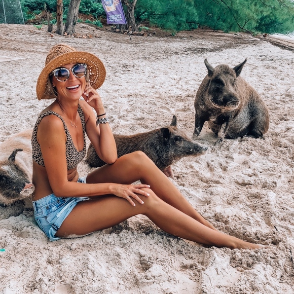 ALOHA ! I'm Kelly ! - Picture 3 of 4